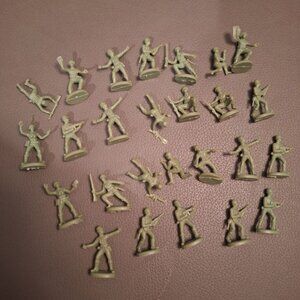 Milton Bradley Army Men Tank Battle Game 26 Green Pieces Cupcake Toppers 1975